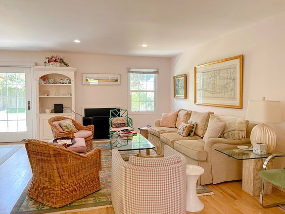 4th image of 14 Brittany Ln