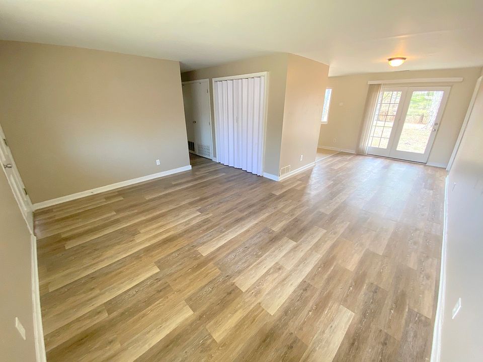 1st image of 313 Brookforest Dr