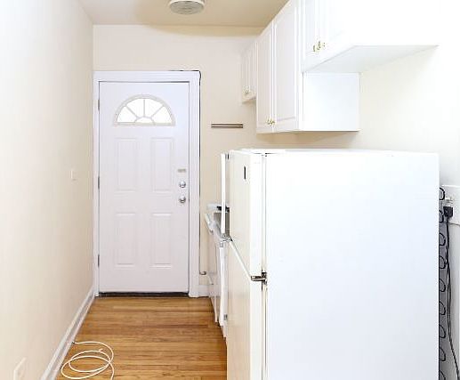 3rd image of 429.5 W Belden Ave #D102b