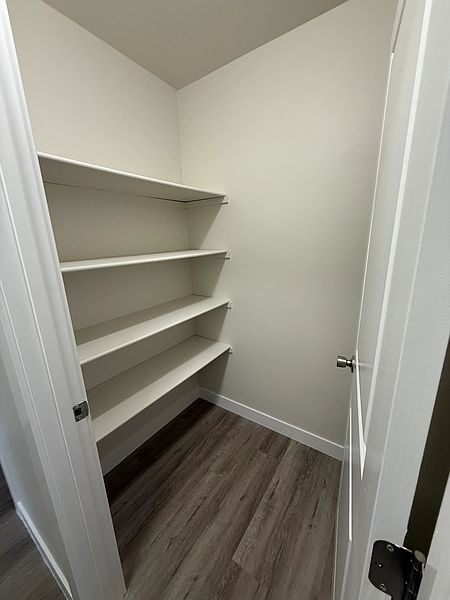 Edmonton Apartment for rent - 2 Bedrooms — photo 16