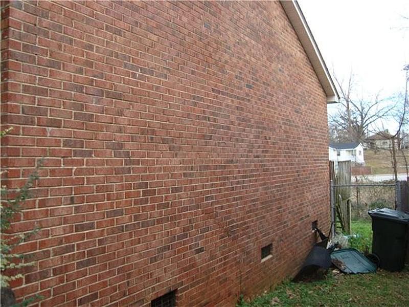 2nd image of 1126 Smith St