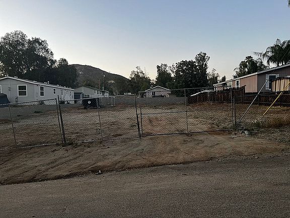 4th image of 18050 Eucalyptus Ave