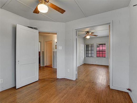 5th image of 310 Wimberley Sq