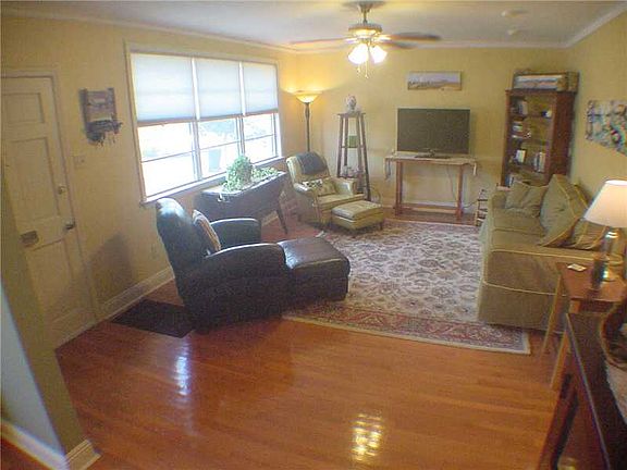 5th image of 3710 State Street Dr
