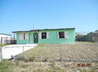 201 Hibiscus Tree Dr, Lake Worth, FL 33462