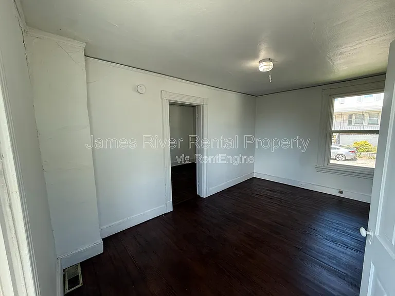 2336 Aragon St — Photo 4