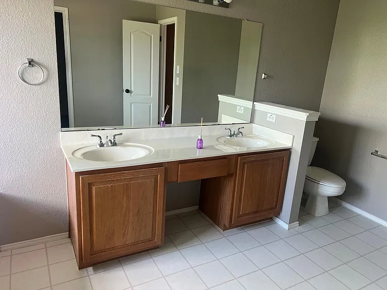 1318 Willow Bluff Dr — Photo 15