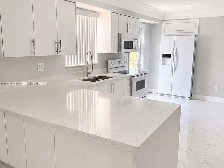 5735 Hayes St #0 — Photo 11