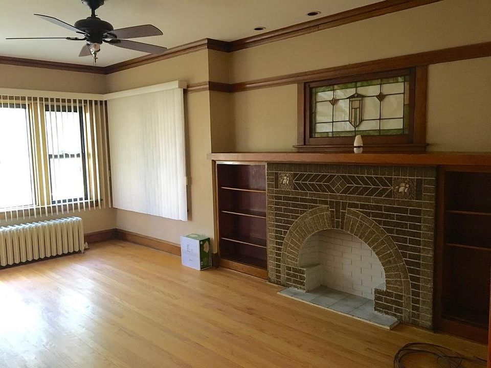 1st image of 4826 W Dakin St #1