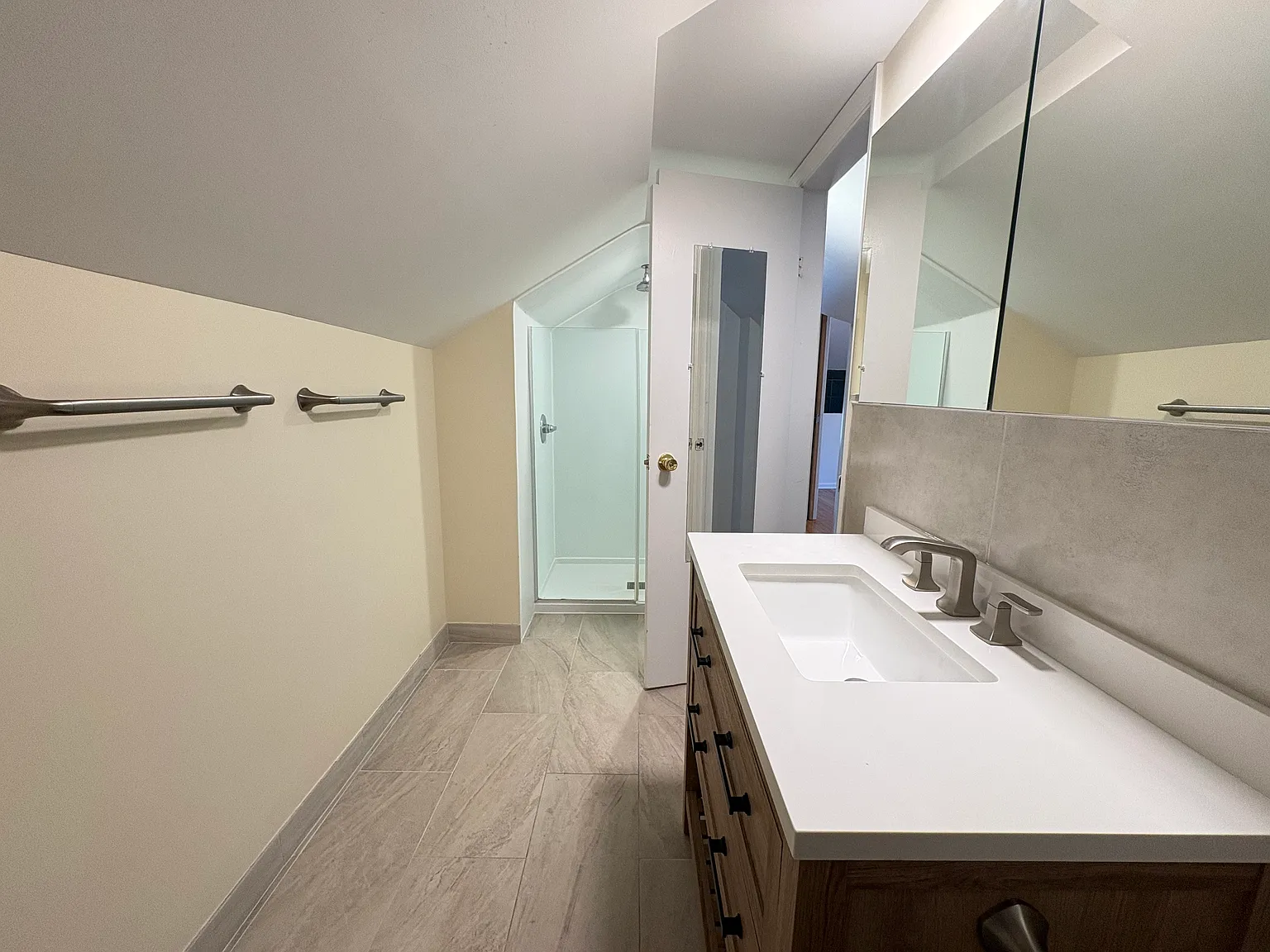 4 bed, 2000 sqft, $3,450 — Photo 4