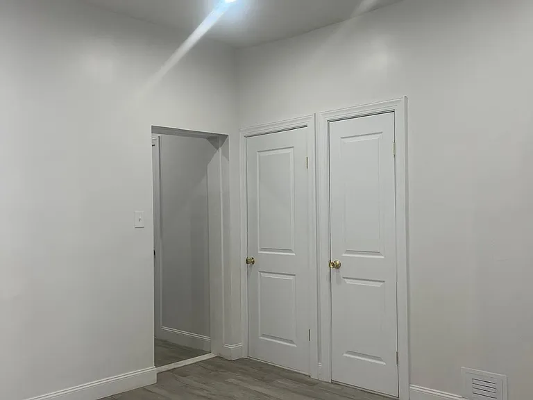 415 S 10th St #1 — Photo 15