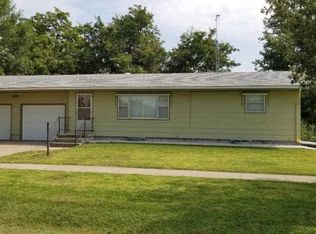 219 S Main St, Hope, KS 67451