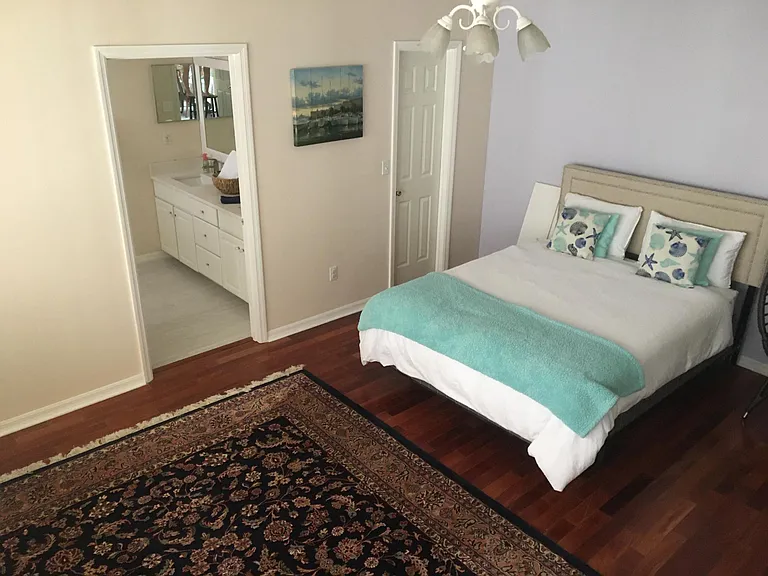 11647 NW 18th Pl — Photo 10