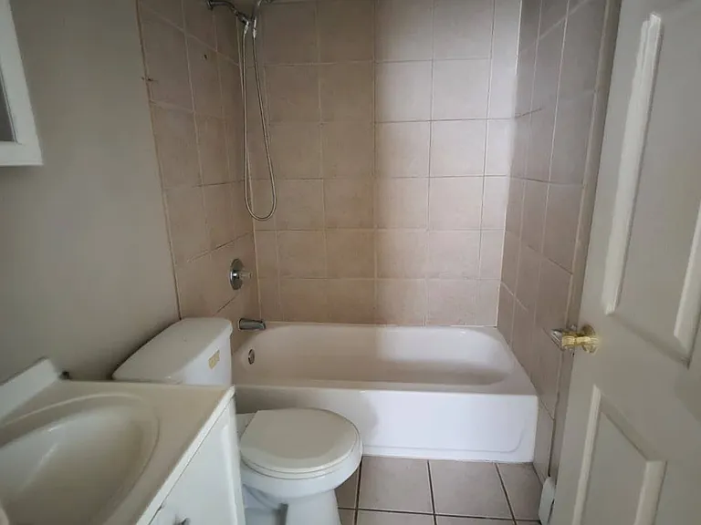 81 Auburn St #1BA — Photo 3