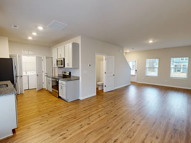 Westmoreland Estates — Photo 26