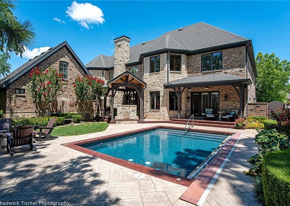 1st image of 6 S Tudor Ln