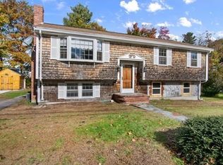 135 Maplewood Cir, Brockton, MA 02302