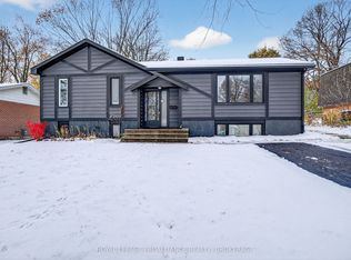 1000 Bourne Cres, Kingston, ON K7M 6N4