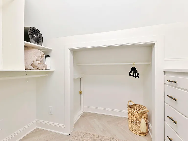 427 N Battin Ave — Photo 75