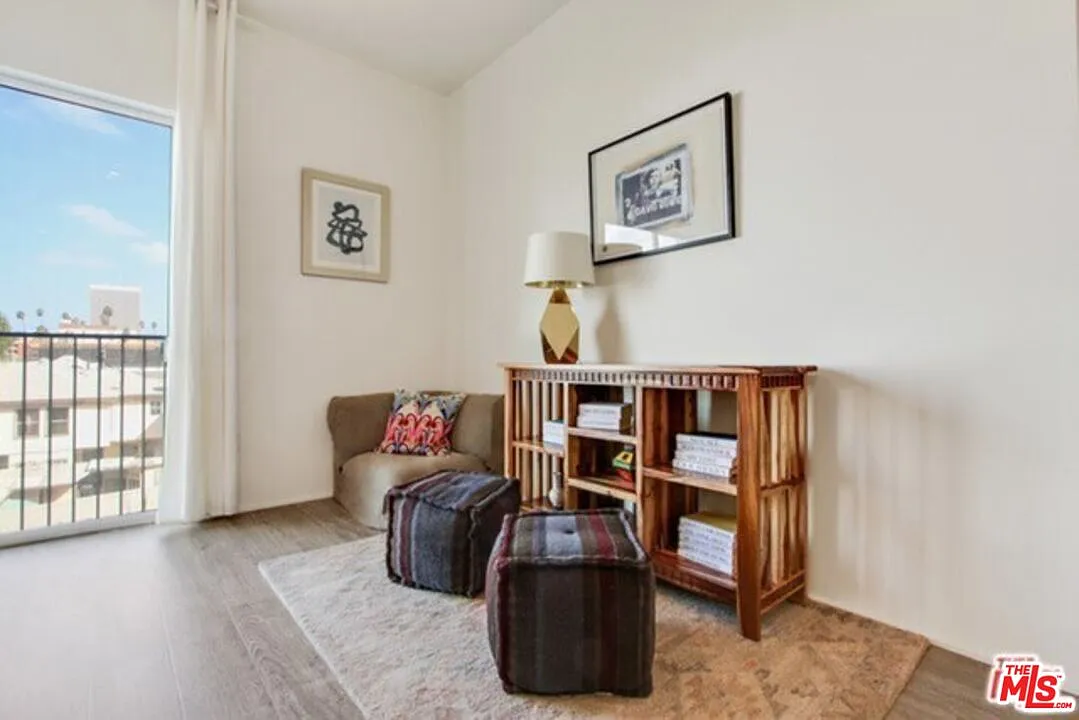 2 bed, 2.0 bath, 1430 sqft, $3,300 — Photo 4