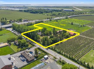 7064 Ladner Trunk Rd, Delta, BC V4K 1W4
