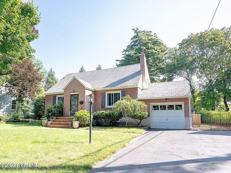 2nd image of 180 Roweland Avenue
