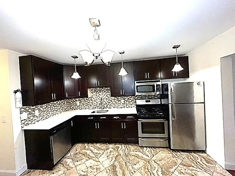 183 Webster Ave #1 — Photo 11