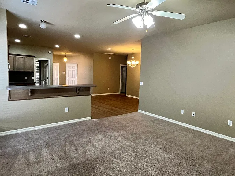 6737 NW 125th Ct — Photo 4