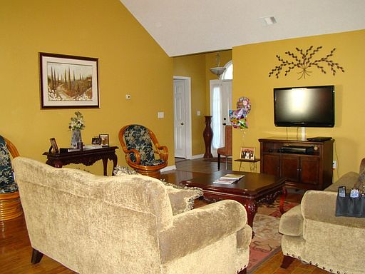 2nd image of 20 Ashley Ct