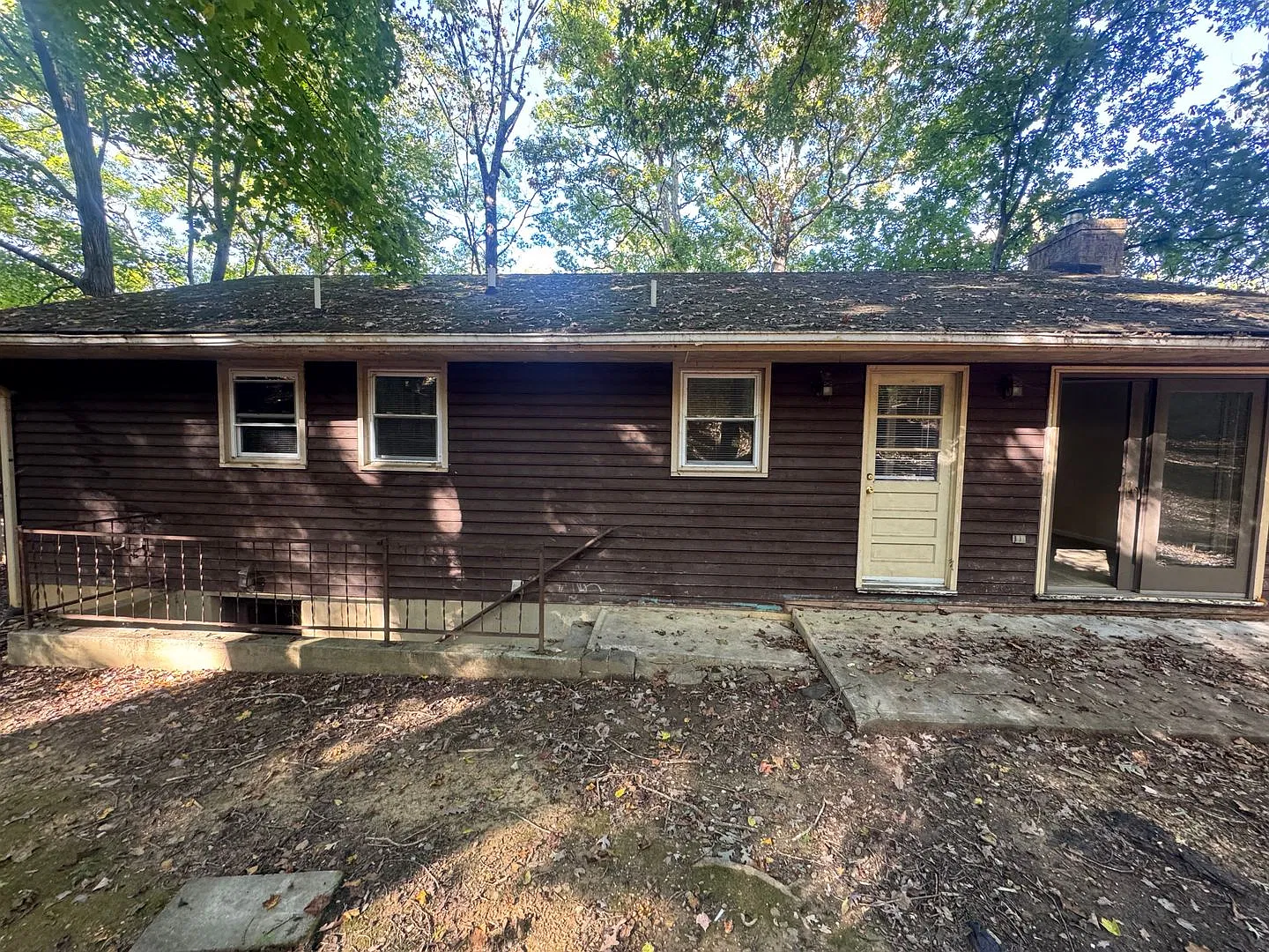 Blacksburg Spacious 5 BR / 3 BA Home | Available Now! — Photo 2