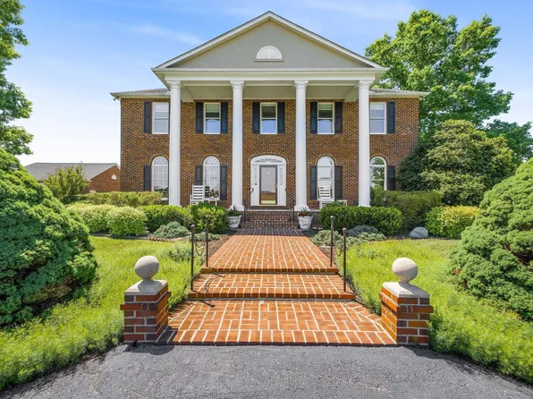 4760 Barn Field Dr, Keswick, VA 22947