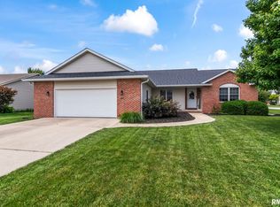 525 Pleasant Ct, Chatham, IL 62629