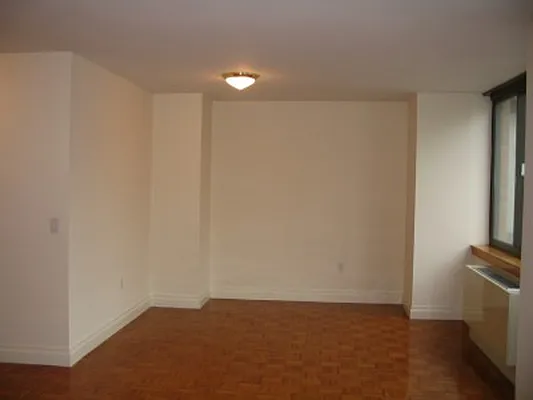 Rented by Classic Marketing- 530 Park1 | media 32