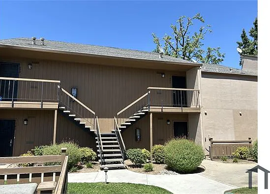 2 bed, 1000 sqft, $2,000 — Photo 2
