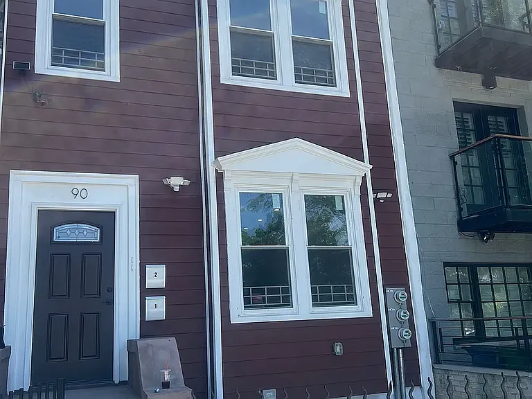 90 Aberdeen St #1 — Photo 1