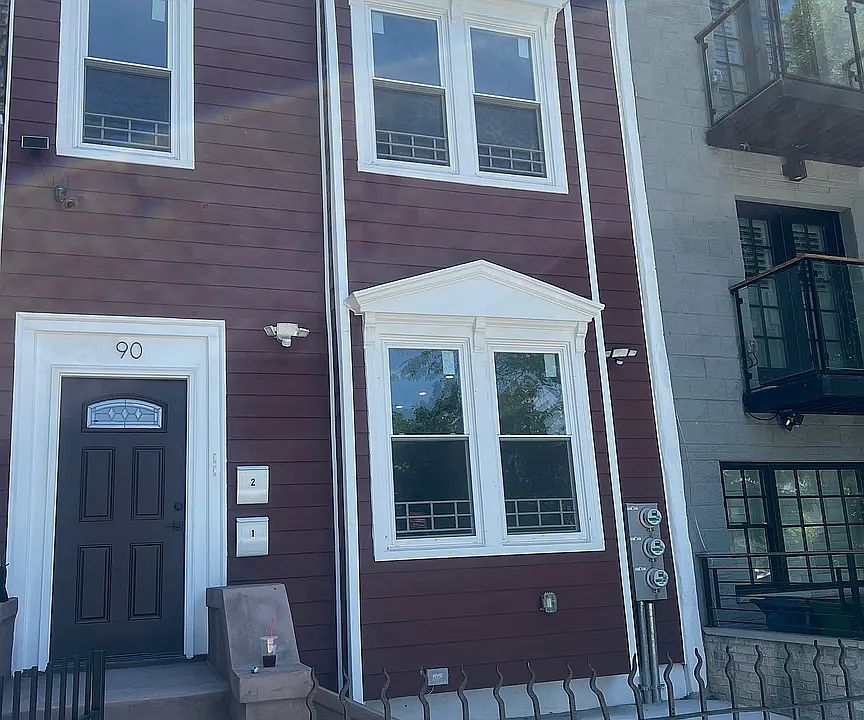 1st image of 90 Aberdeen St #1