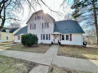 1117 6th St APT 1, Hudson, WI 54016