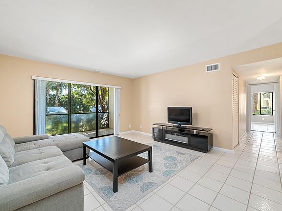3rd image of 712 Sunny Pine Way #A1