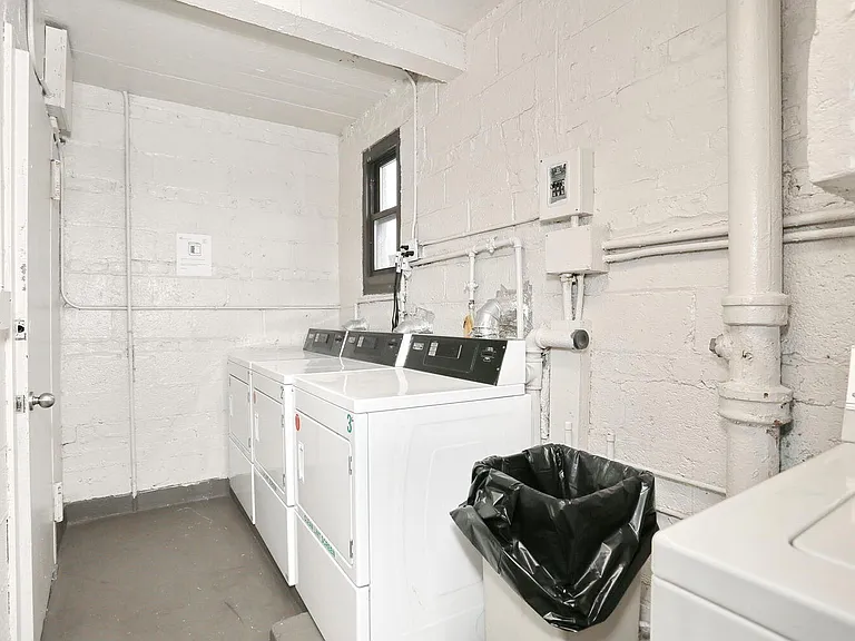 3021 Edwin Ave #5H — Photo 15