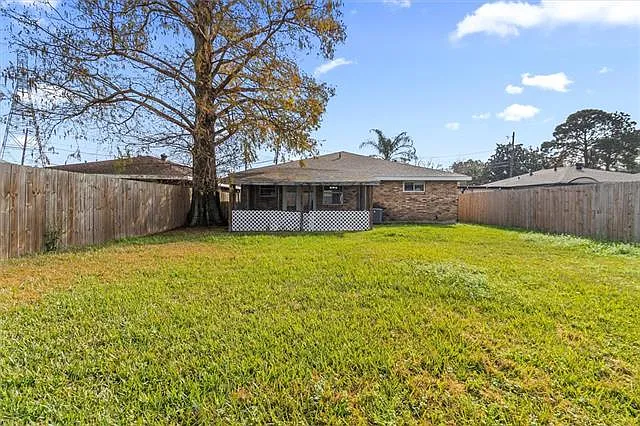 2716 N Sibley St — Photo 19