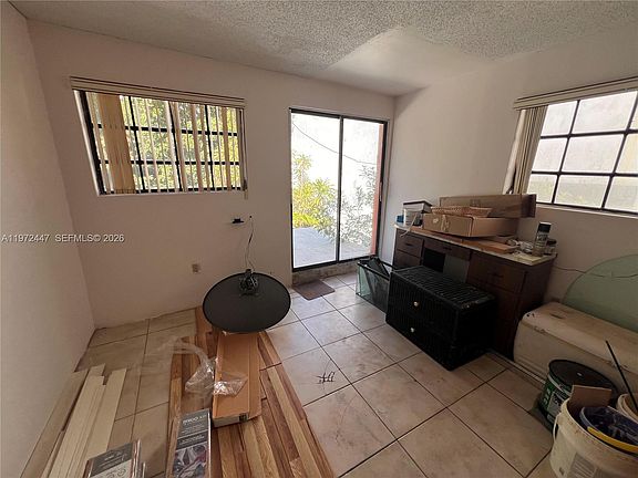 3rd image of 2278 SW 16th Ave