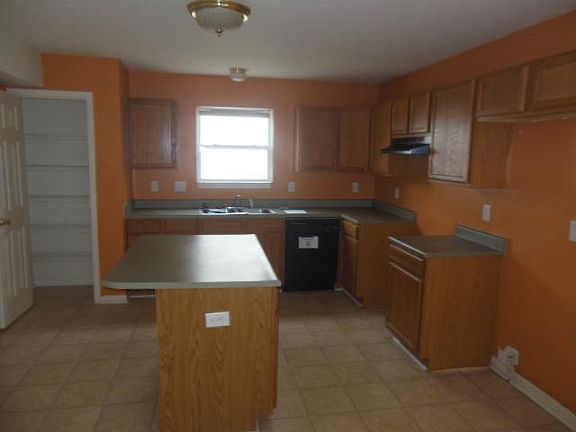 3rd image of 11713 Hamble Dr