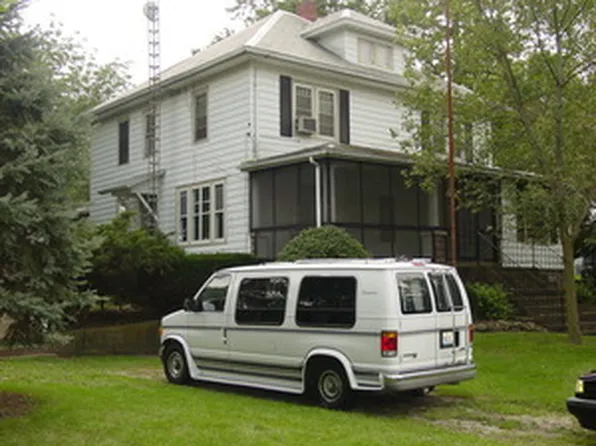 305 W Park St, Sheridan, IL 60551