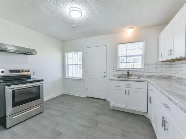 8229 Carolwood Dr, Houston, TX 77028