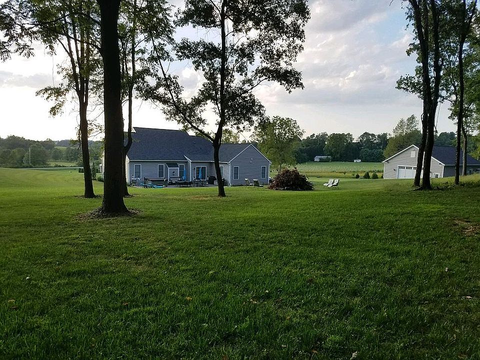 2nd image of 565 Sullivan Rd