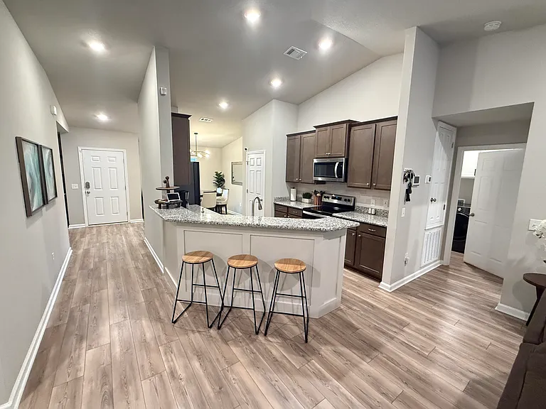 7005 Liberty St — Photo 12