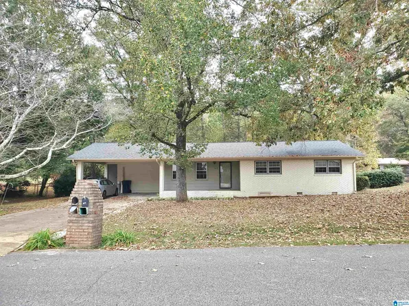 1012 Sugarloaf Ln, Anniston, AL 36207