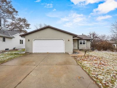 1241 Briarwood Dr, Menasha, WI, 54952