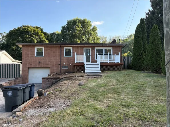 2354 Savoy Ave, Akron, OH 44305