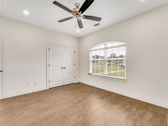 5th image of 1100 Brandon Way